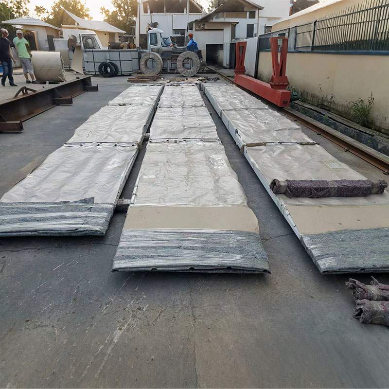 Kas värvilised terasplaadid on parim lahendus kaasaegsete katuse- ja seinakattematerjalide jaoks